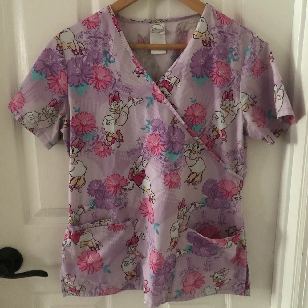 Disney daisy pediatric scrub top size XS